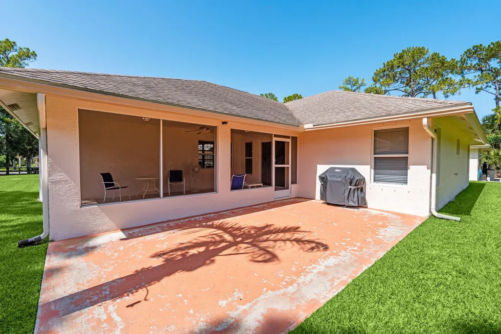 16835 69th Street N The Acreage FL 33470