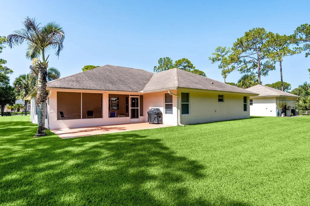 16835 69th Street N The Acreage FL 33470