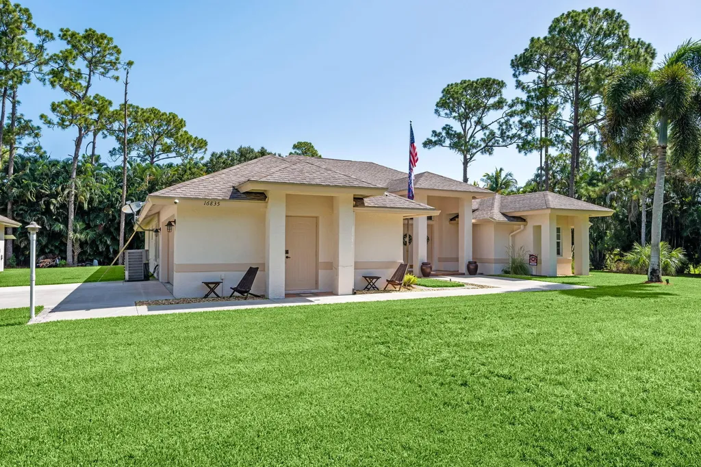 16835 69th Street N The Acreage FL 33470