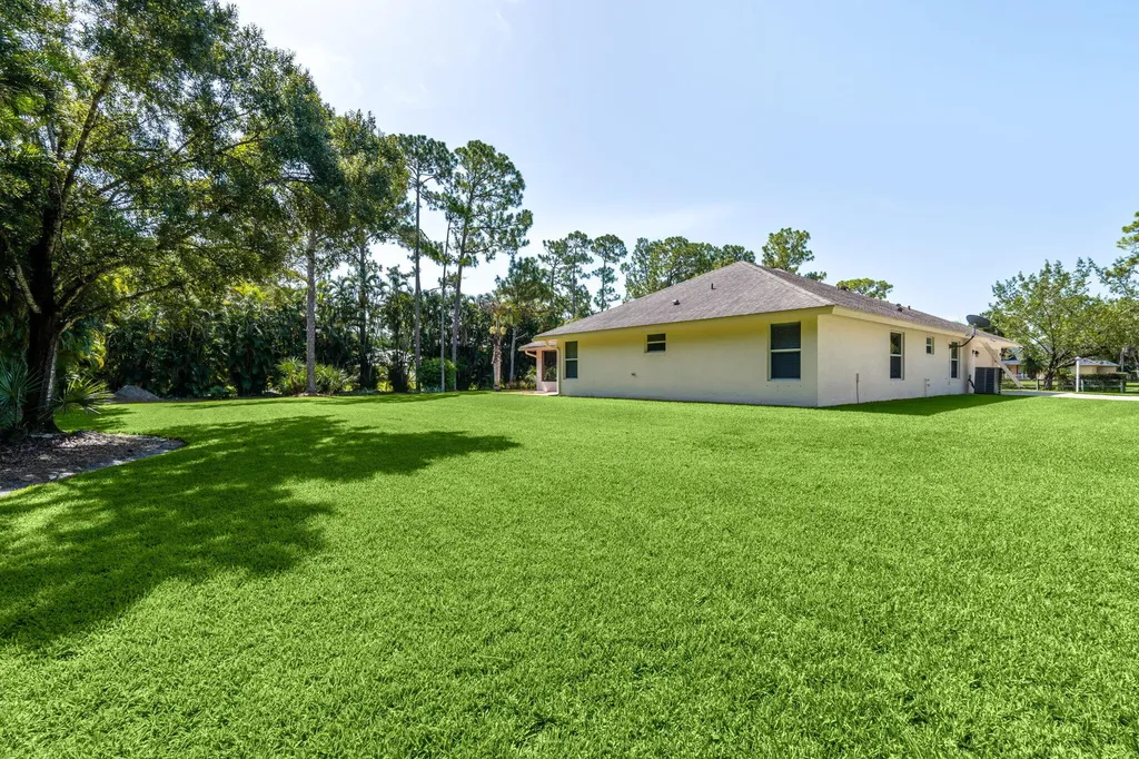 16835 69th Street N The Acreage FL 33470