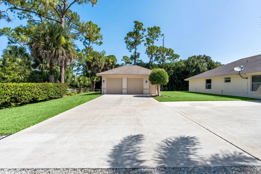 16835 69th Street N The Acreage FL 33470