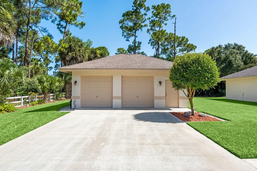 16835 69th Street N The Acreage FL 33470