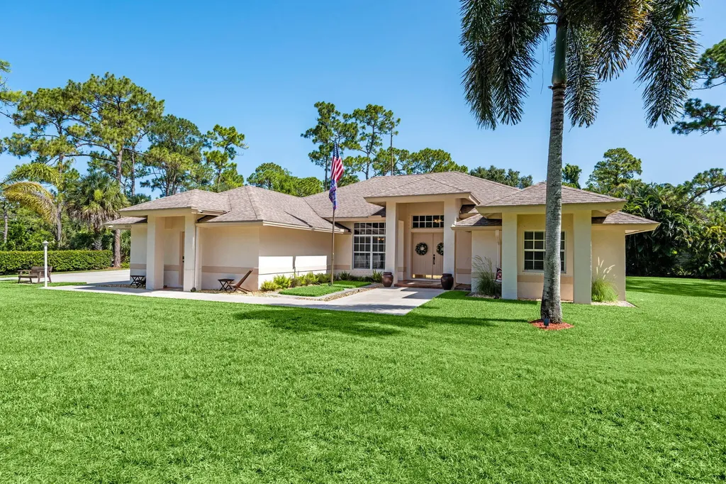 16835 69th Street N The Acreage FL 33470