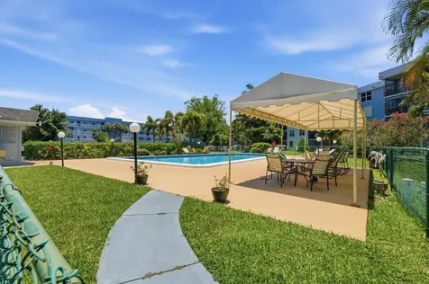 108 Royal Park Drive Oakland Park FL 33309