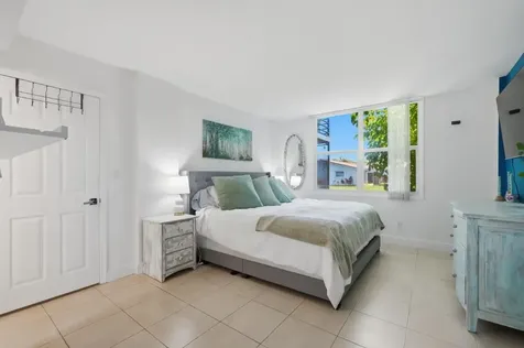 108 Royal Park Drive Oakland Park FL 33309