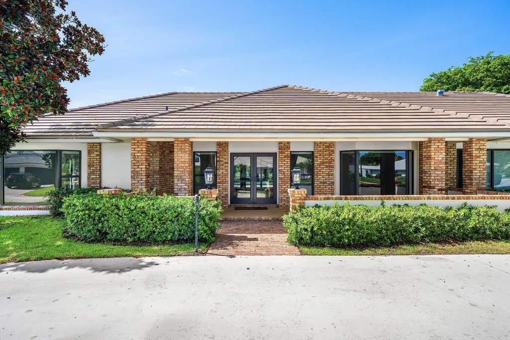 114 Glenbrook Court Atlantis FL 33462