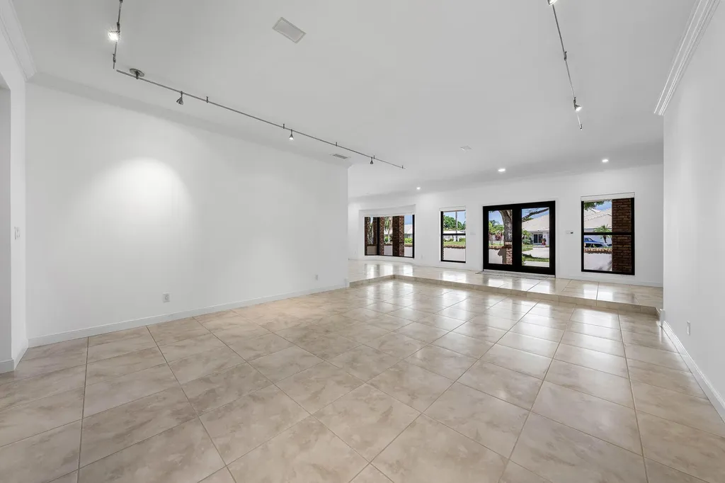 114 Glenbrook Court Atlantis FL 33462