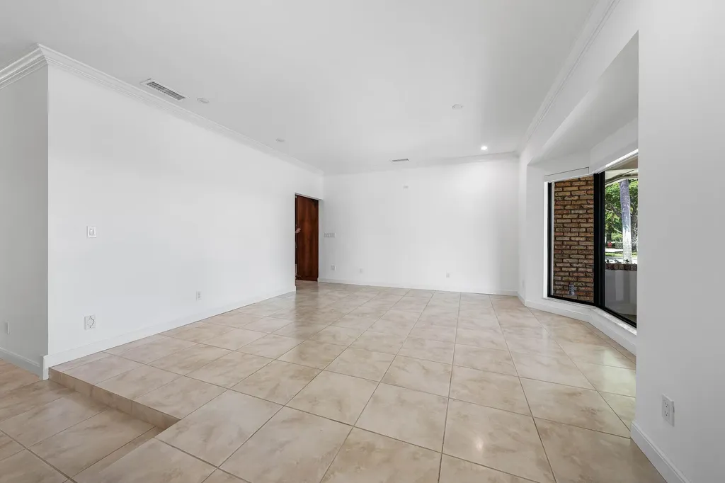 114 Glenbrook Court Atlantis FL 33462