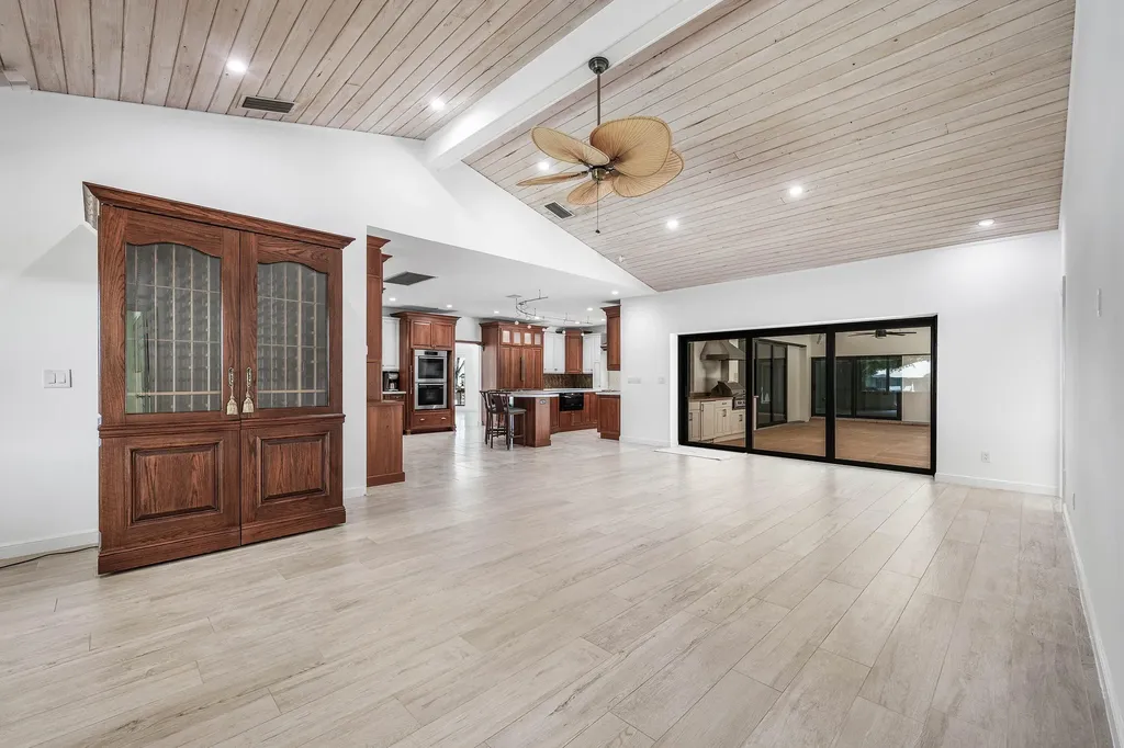 114 Glenbrook Court Atlantis FL 33462