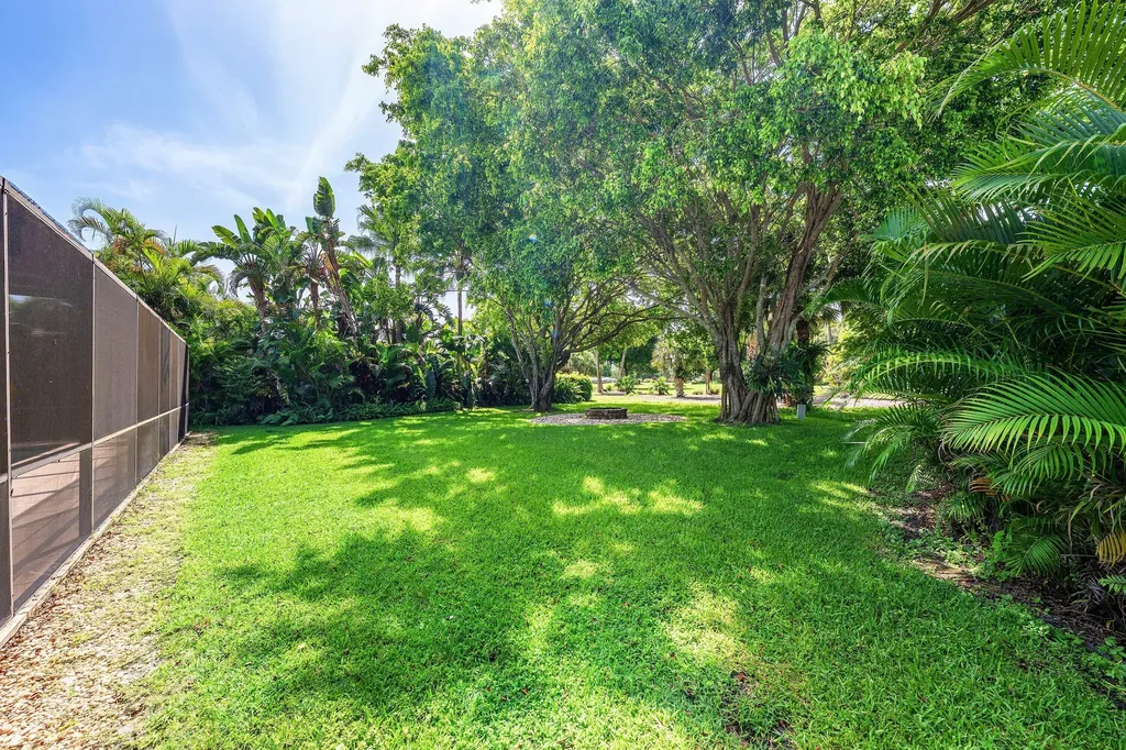 114 Glenbrook Court Atlantis FL 33462