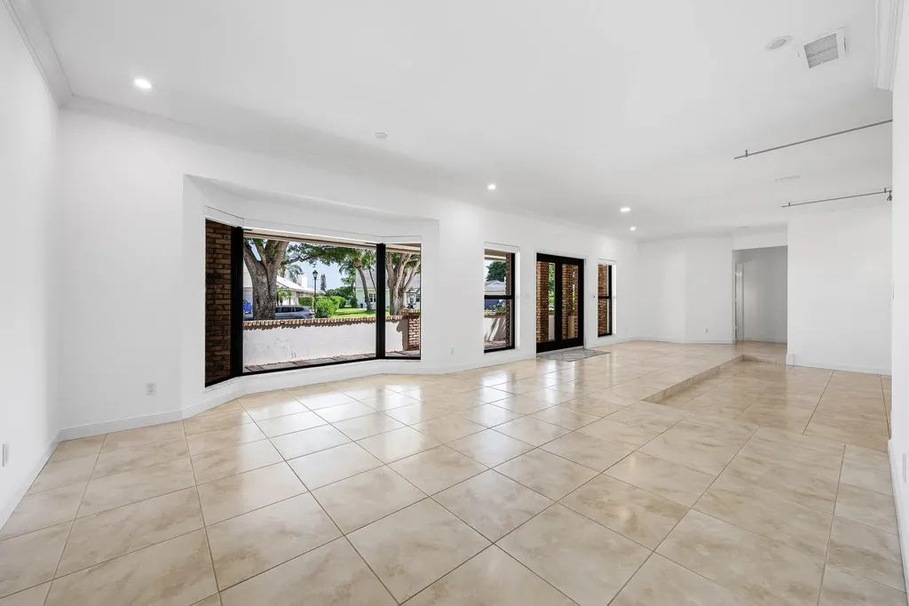 114 Glenbrook Court Atlantis FL 33462