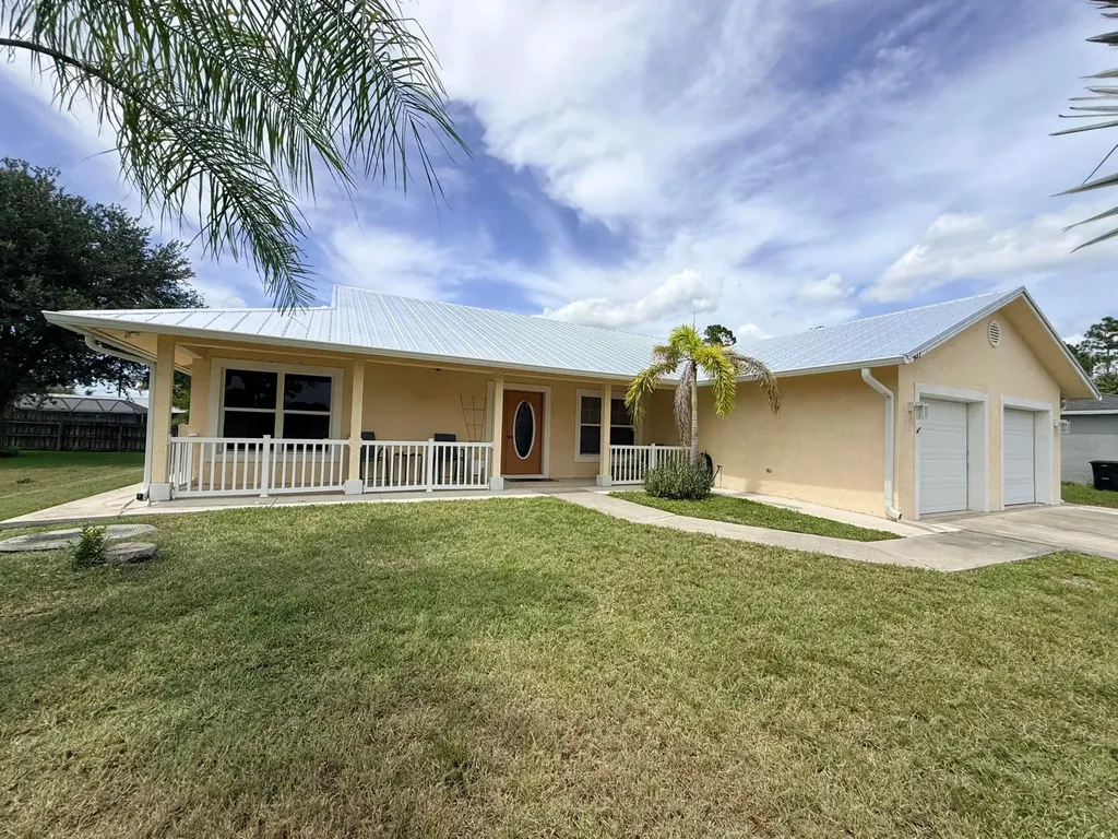 937 SW South Globe Avenue Port St Lucie FL 34953