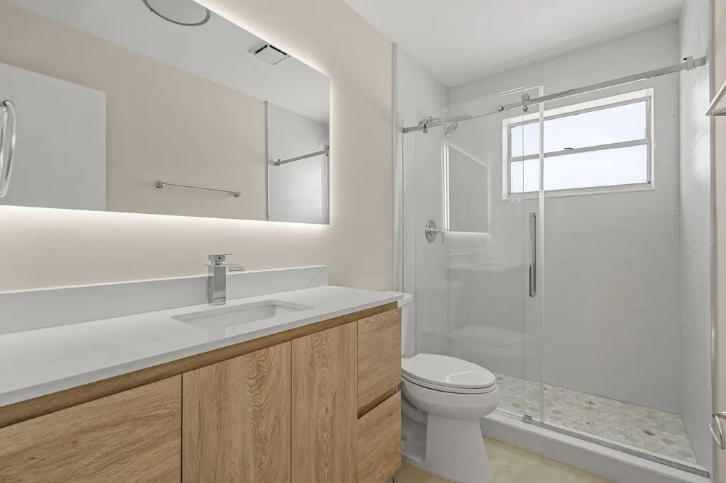 11099 NW 7th Street Miami FL 33172