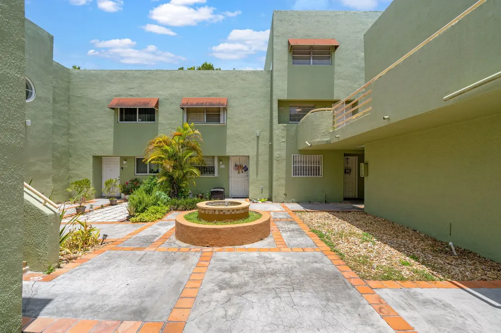 11099 NW 7th Street Miami FL 33172