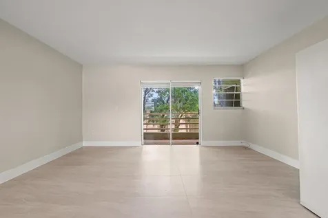 11099 NW 7th Street Miami FL 33172