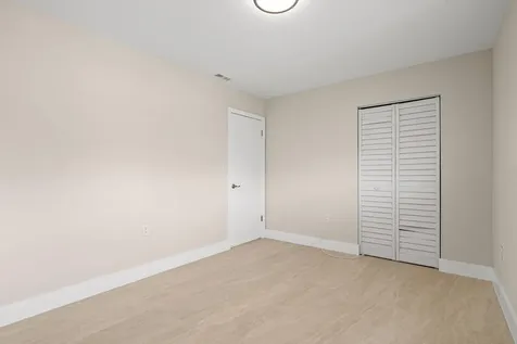 11099 NW 7th Street Miami FL 33172