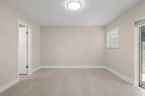 11099 NW 7th Street Miami FL 33172