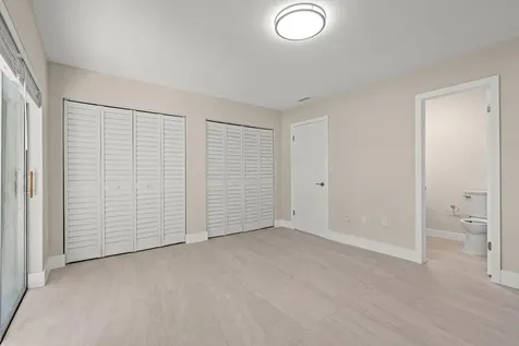 11099 NW 7th Street Miami FL 33172