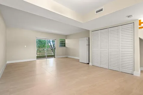 11099 NW 7th Street Miami FL 33172