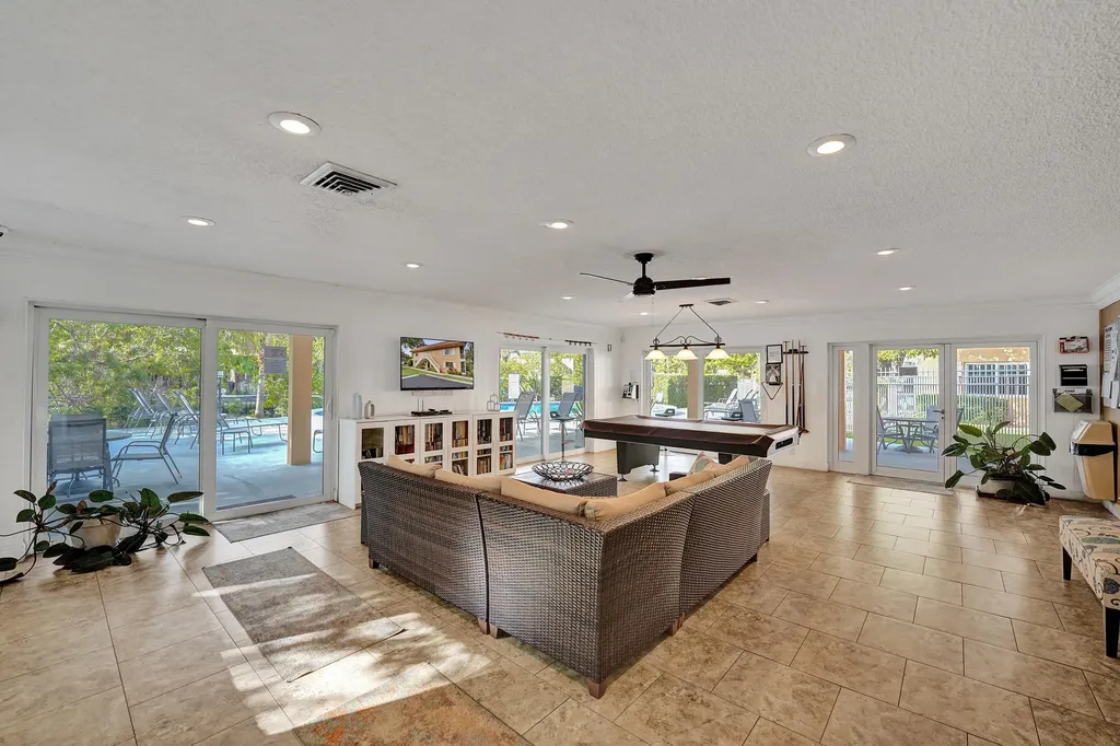 1930 NE 2nd Avenue Wilton Manors FL 33305