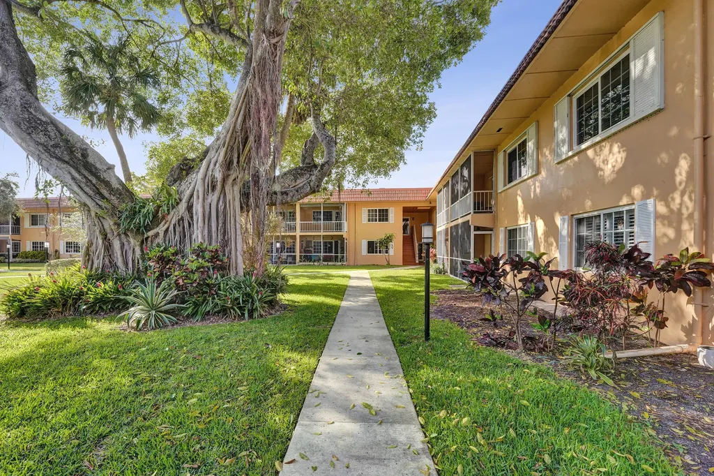 1930 NE 2nd Avenue Wilton Manors FL 33305