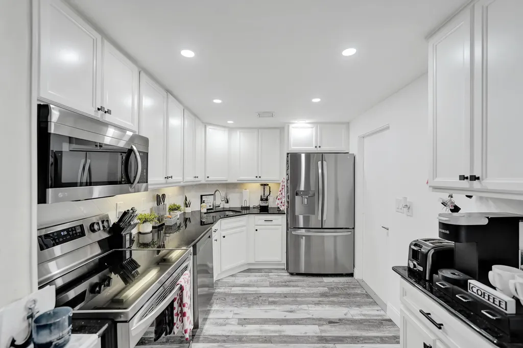 1930 NE 2nd Avenue Wilton Manors FL 33305