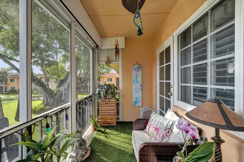1930 NE 2nd Avenue Wilton Manors FL 33305