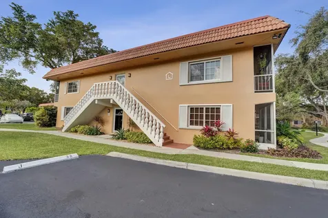 1930 NE 2nd Avenue Wilton Manors FL 33305