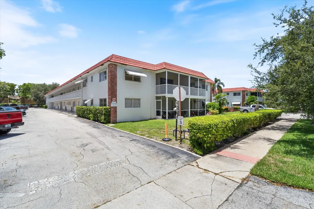 899 SE 2nd Avenue Deerfield Beach FL 33441