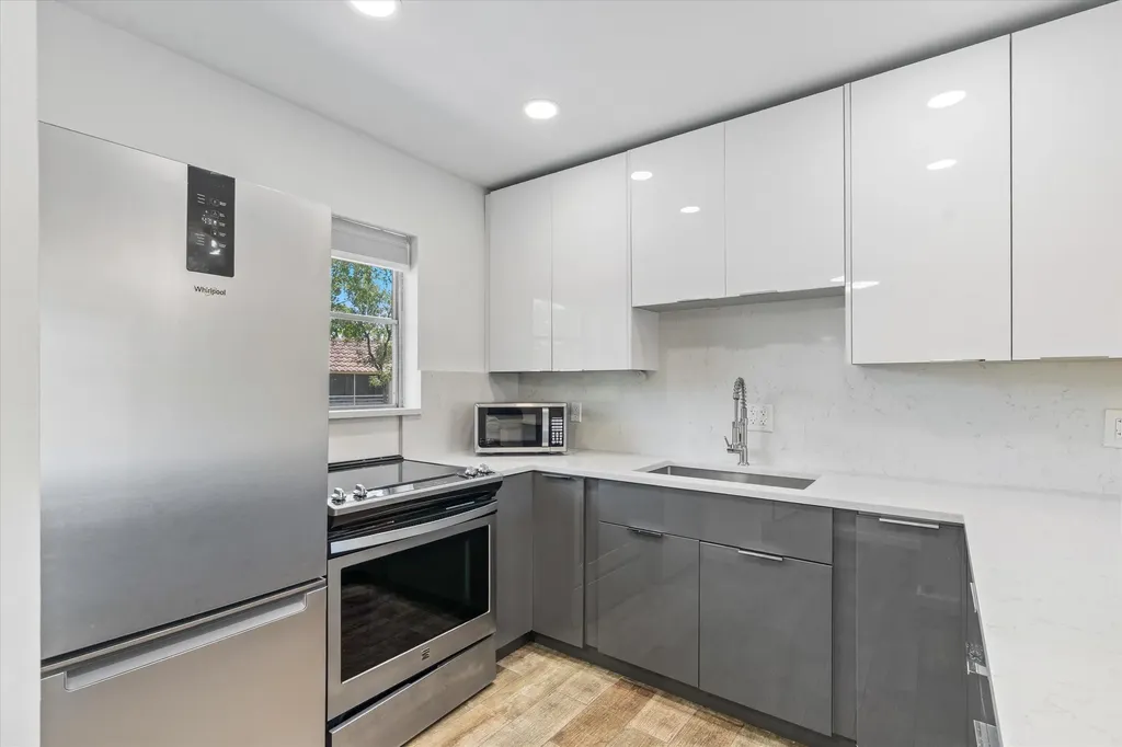 899 SE 2nd Avenue Deerfield Beach FL 33441