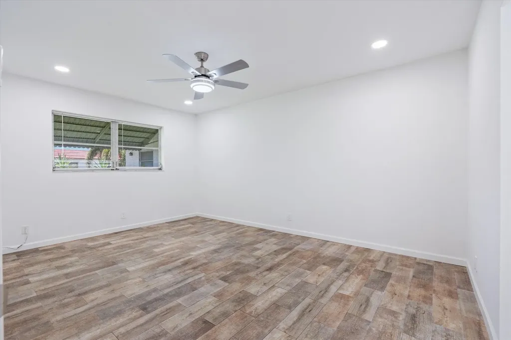 899 SE 2nd Avenue Deerfield Beach FL 33441