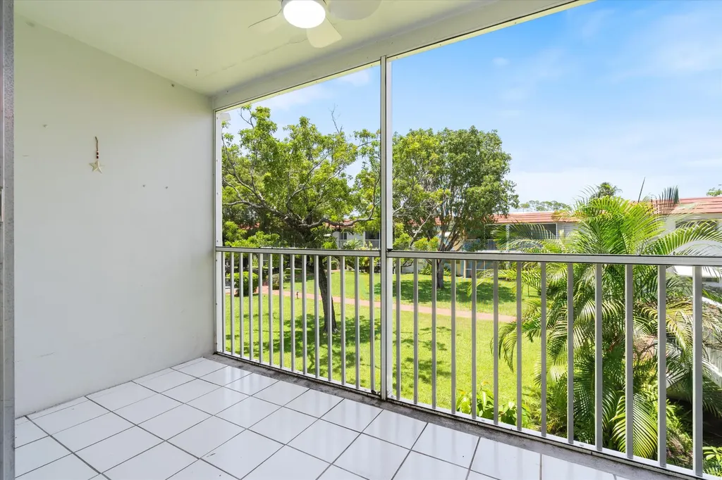 899 SE 2nd Avenue Deerfield Beach FL 33441
