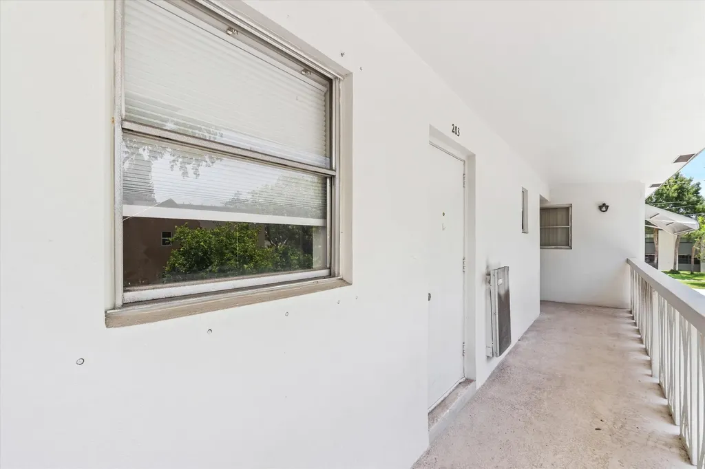899 SE 2nd Avenue Deerfield Beach FL 33441