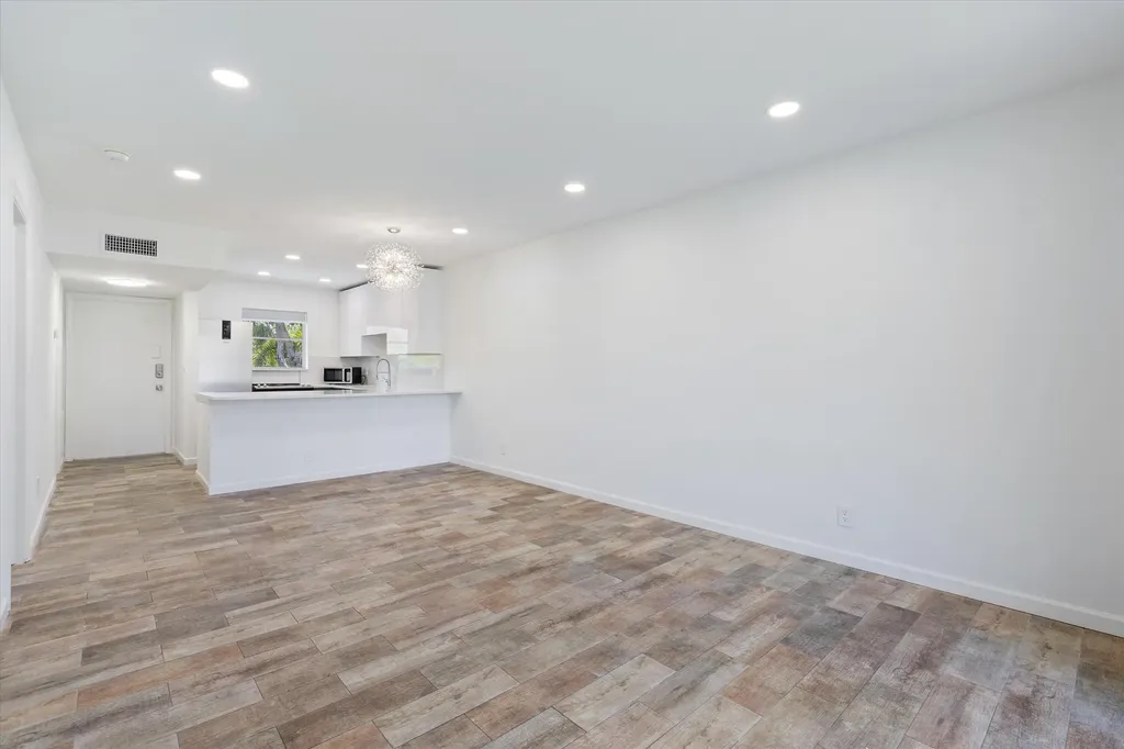 899 SE 2nd Avenue Deerfield Beach FL 33441
