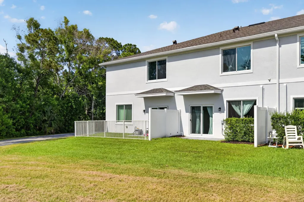 608 NE Waters Edge Lane Port St Lucie FL 34983