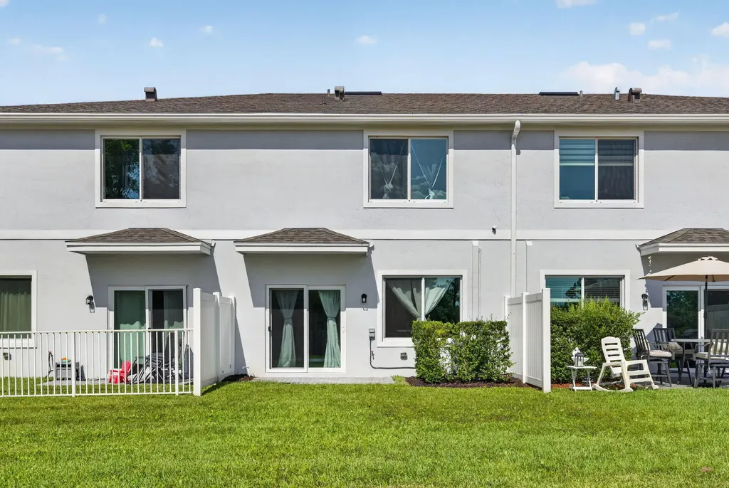 608 NE Waters Edge Lane Port St Lucie FL 34983