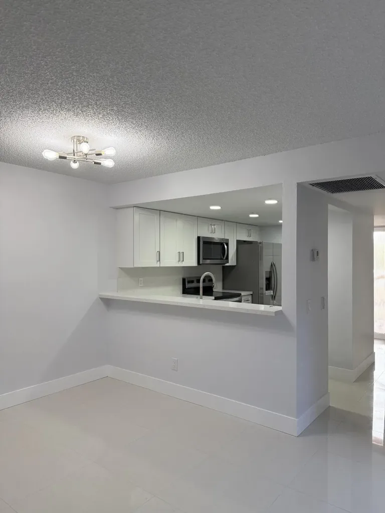 1041 NW 124th Avenue Pembroke Pines FL 33026