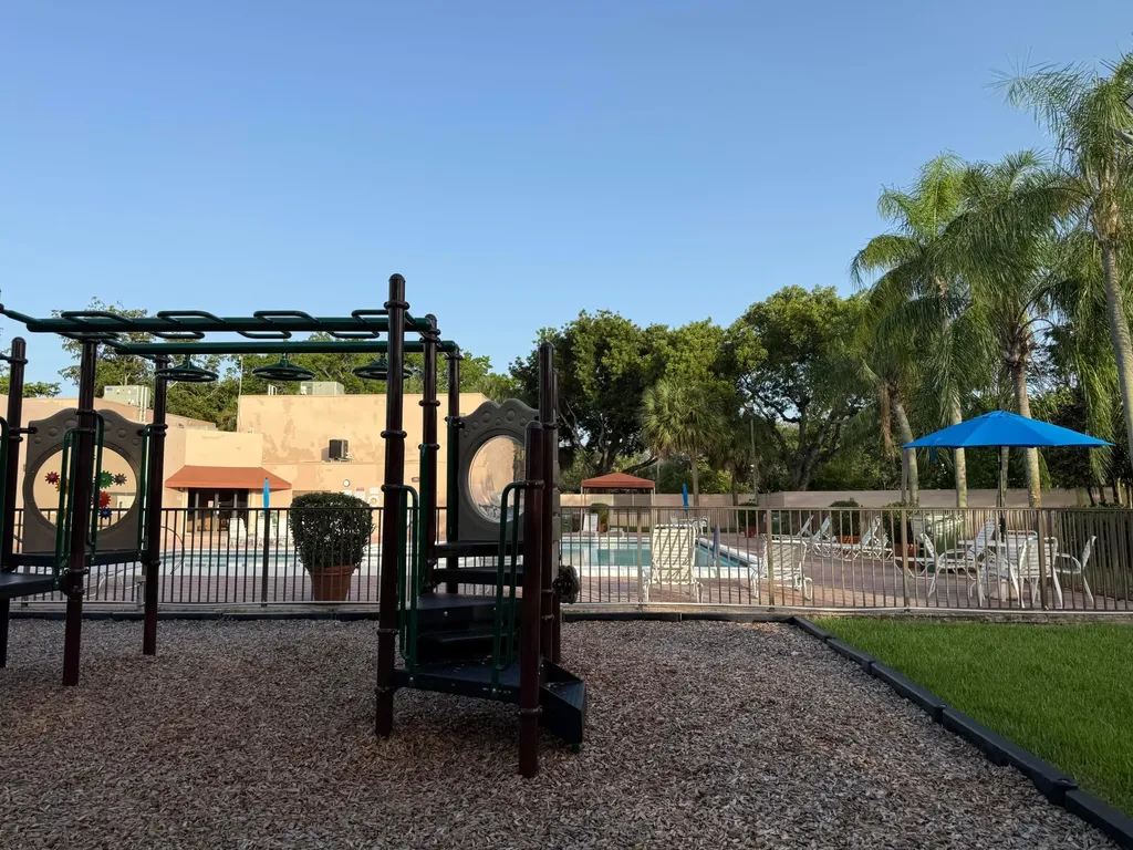 1041 NW 124th Avenue Pembroke Pines FL 33026