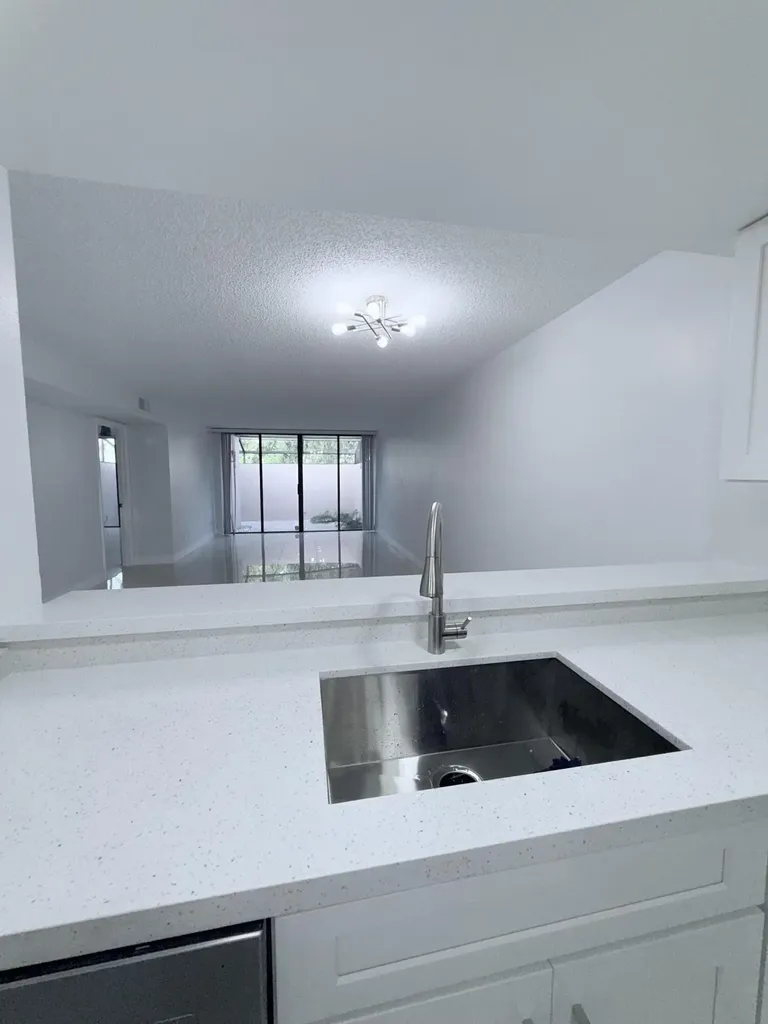 1041 NW 124th Avenue Pembroke Pines FL 33026