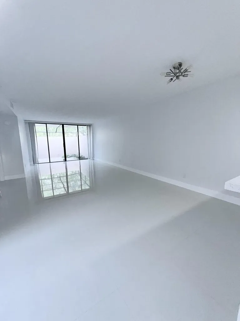 1041 NW 124th Avenue Pembroke Pines FL 33026