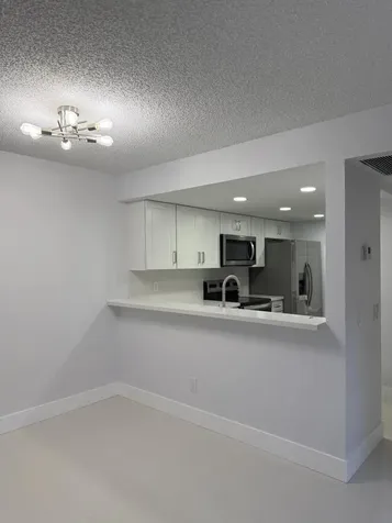 1041 NW 124th Avenue Pembroke Pines FL 33026