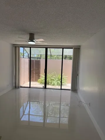 1041 NW 124th Avenue Pembroke Pines FL 33026
