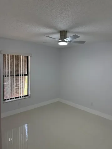 1041 NW 124th Avenue Pembroke Pines FL 33026