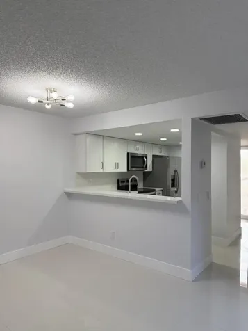 1041 NW 124th Avenue Pembroke Pines FL 33026