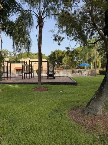 1041 NW 124th Avenue Pembroke Pines FL 33026