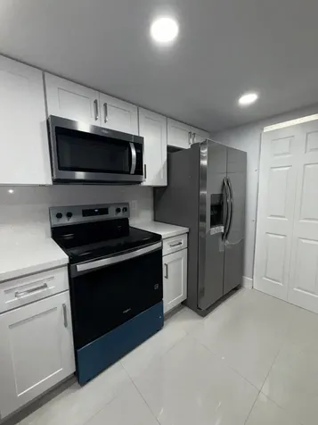1041 NW 124th Avenue Pembroke Pines FL 33026