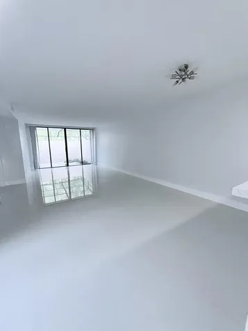 1041 NW 124th Avenue Pembroke Pines FL 33026
