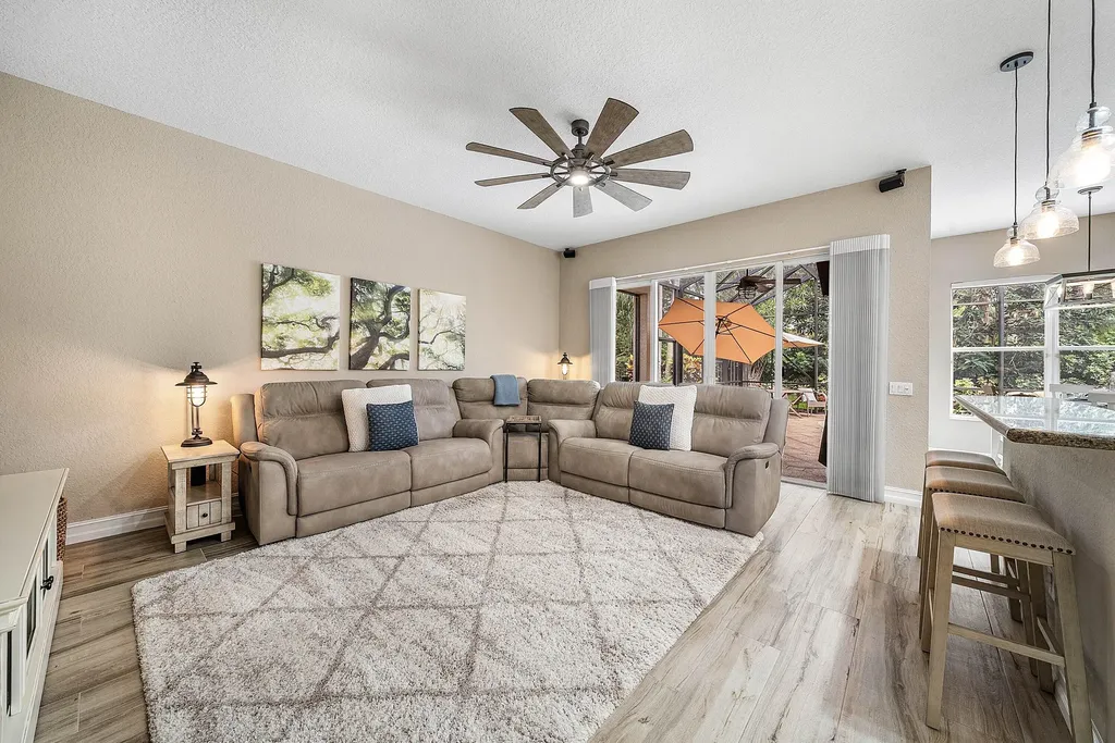 8564 Breezy Oak Way Boynton Beach FL 33473