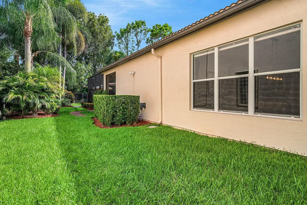8564 Breezy Oak Way Boynton Beach FL 33473