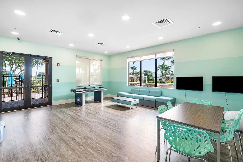 8564 Breezy Oak Way Boynton Beach FL 33473